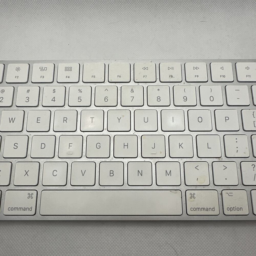 Apple Magic Keyboard (used) - Picture 3 of 6
